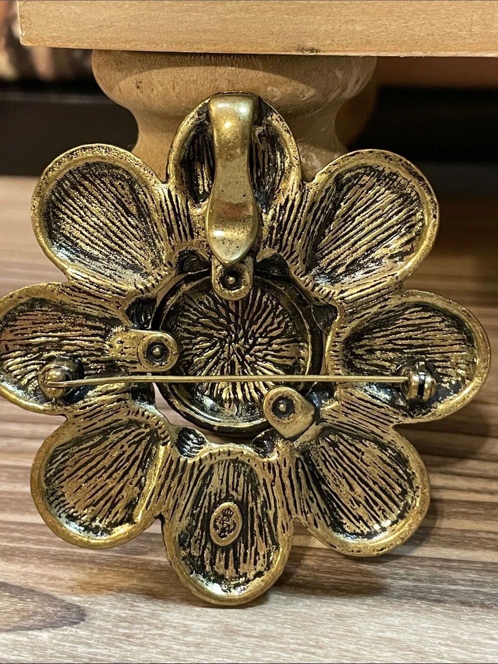 Premier Designs Cream Stone Floral Brooch or Pendant with Antique Gold Tone
